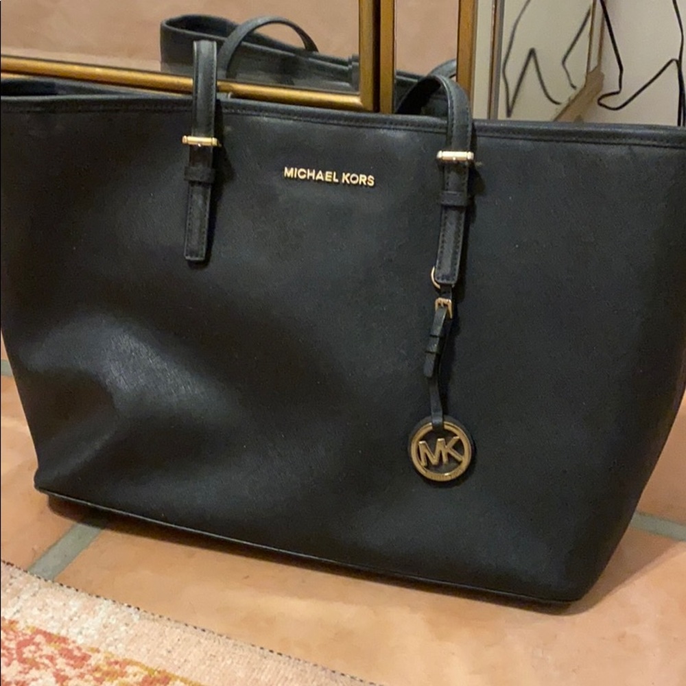 Michael Kors Jet Set Travel Top-Zip Tote Bag